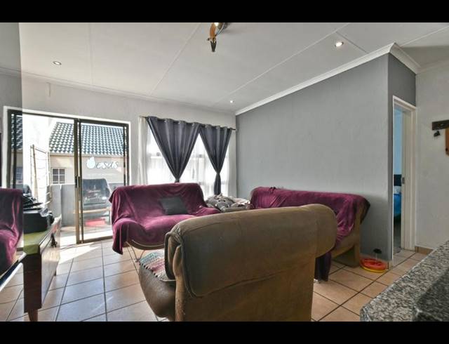 2 BEDROOM APARTMENT FOR SALE IN NEW REDRUTH